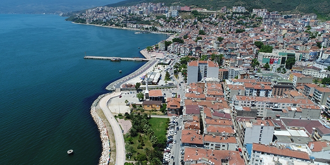 Gemlik sahili araç trafiğine kapanıyor