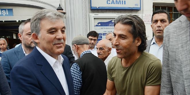 11. Cumhurbaşkanı Gül, bayram namazını Beykoz'da kıldı