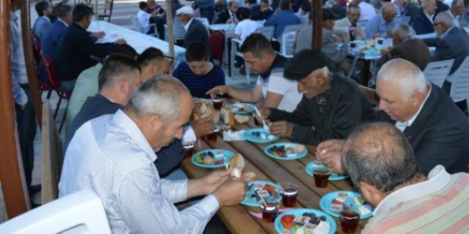 Köylüler bayram kahvaltısında buluştu