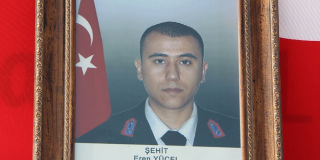 Şehit asker son yolculuğuna uğurlandı