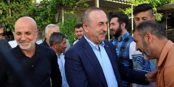 Bakan Çavuşoğlu Alanya'da ailesiyle bayramlaştı