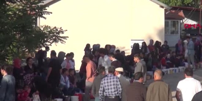 Bu köyde çocuklar kapı kapı dolaşıp şeker toplamıyor