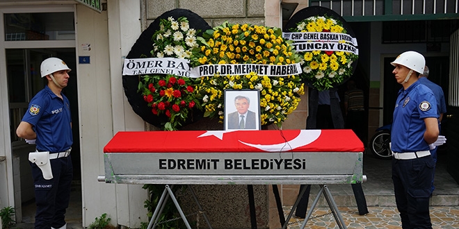 Eski bakan İşgüzar için TBMM'de cenaze töreni