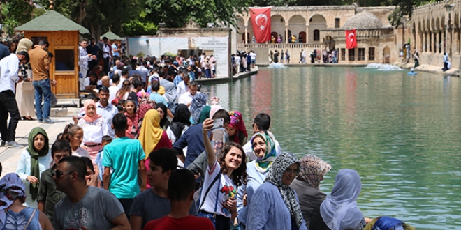 Balıklıgöl'de bayram yoğunluğu