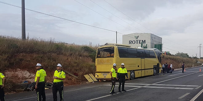 Bandırma'da gezi otobüsü kaza yaptı: 4 kişi öldü