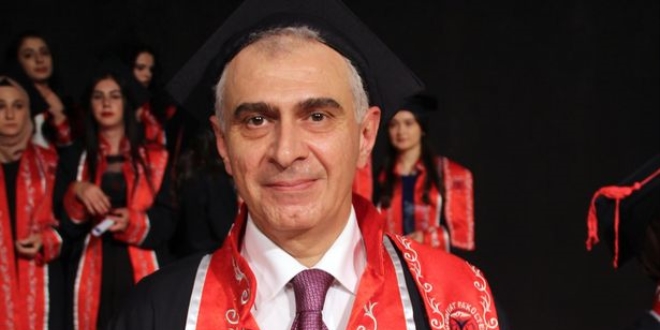 Üroloji Uzmanı, ikinci üniversiteyi bitirdi