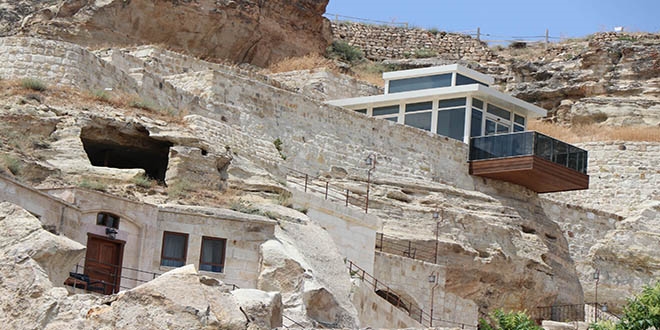 Doğa harikası üzerindeki asansöre tepki