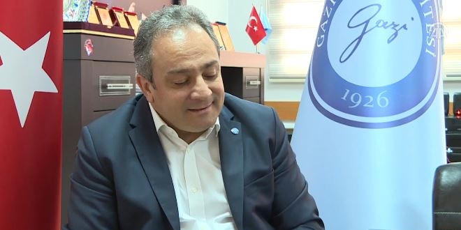 Profesör, babasının yasını gözyaşları içinde anlattı