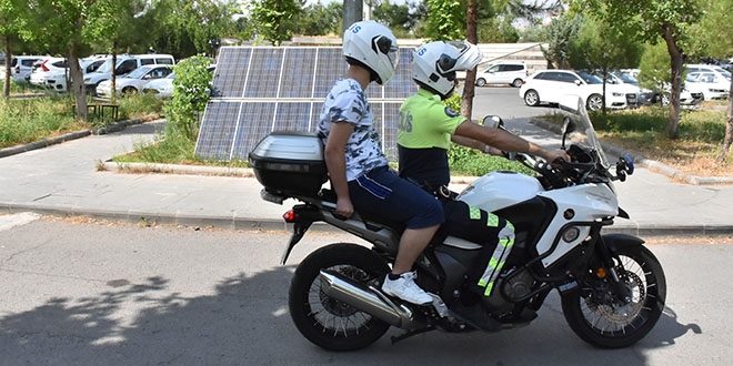 Sınava polis motosikletiyle yetiştirildi