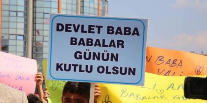 Sivas Valisi Ayhan'a 'Babalar Günü' sürprizi