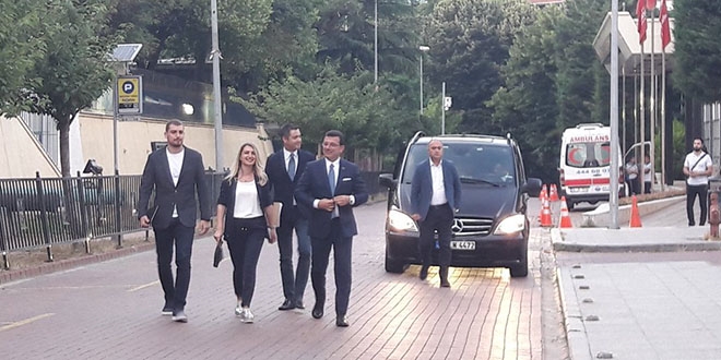 İmamoğlu, Lütfi Kırdar Kongre Merkezine geldi
