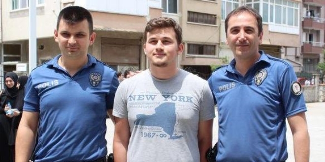 Uzunkaya'dan öğrencileri sınava yetiştiren polislere teşekkür