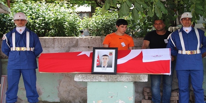 Kalp krizi geçiren uzman çavuş göz yaşları ile uğurlandı