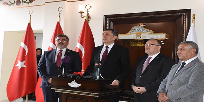 Bakan Selçuk, İl Milli Eğitim Müdürleri ile bir araya geldi