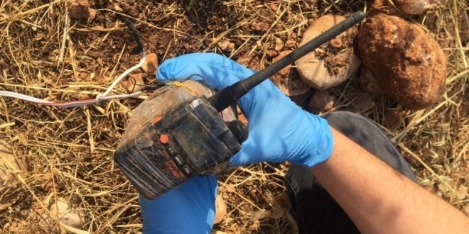 Yola tuzaklanan telsiz düzenekli bomba imha edildi