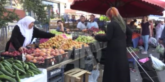 Mikro kredi ile 5 çocuğunu üniversitede okuttu