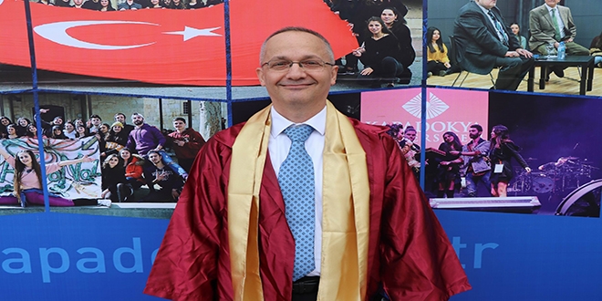 48 yaşında ikinci üniversitesinde okul birincisi oldu