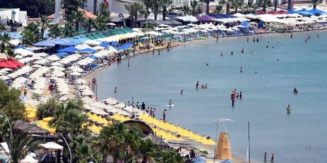 Turizm merkezlerindeki plajlarda yoğunluk
