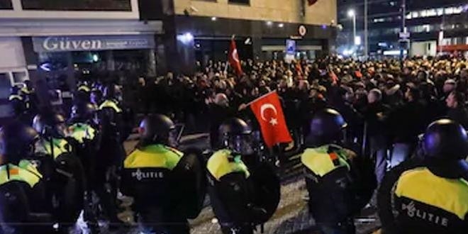 Hollanda, Türkiye'de mal varlığı olanlara yardımı kesecek!