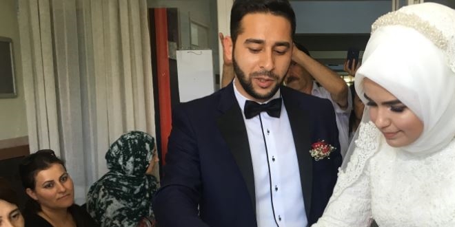 Nikahtan önce sandığa gittiler