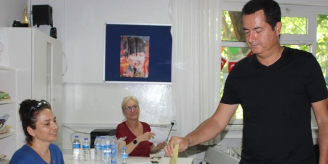 Acun'dan seçim yorumu: Fazla gerilim var, hiç de mutlu değilim