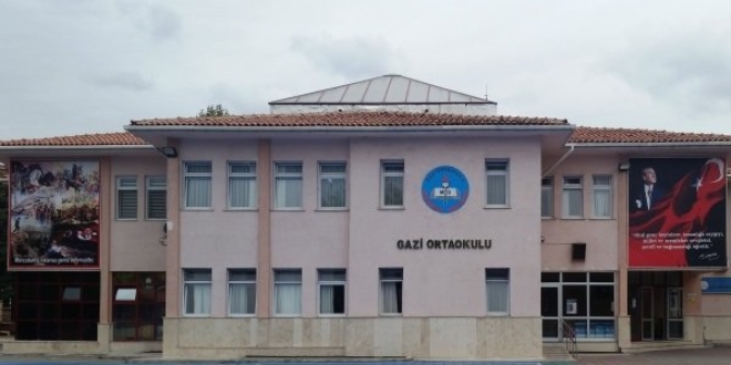 Seçimde AK Partili görevliye provokatif müdahale