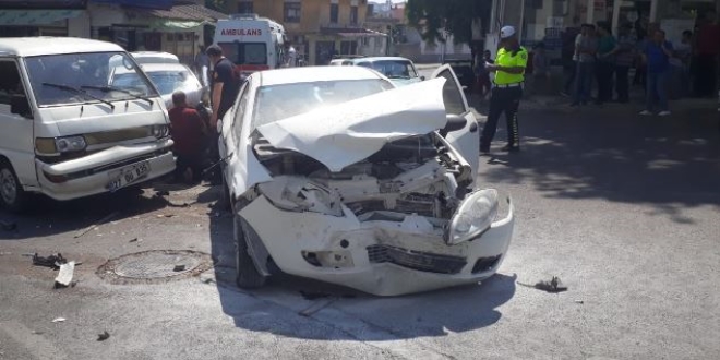 Kahramanmaraş'ta trafik kazası: 13 yaralı