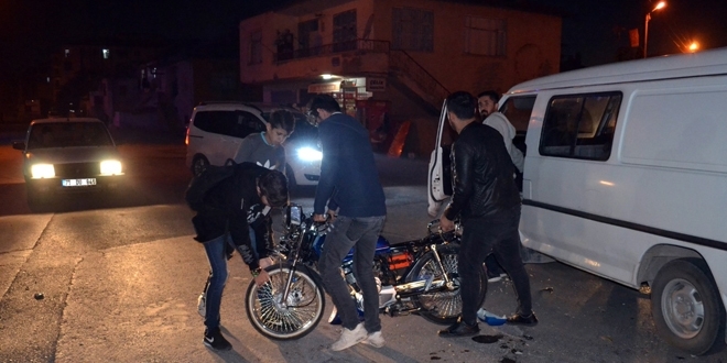 Otomobil ile motosiklet çarpıştı: 1 ölü, 1 yaralı