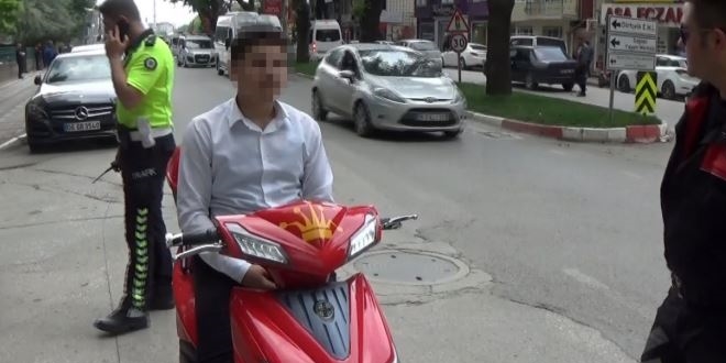 Polisten, çakarlı elektrikli bisiklete ceza