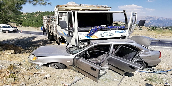 Polis memuru trafik kazasnda ld