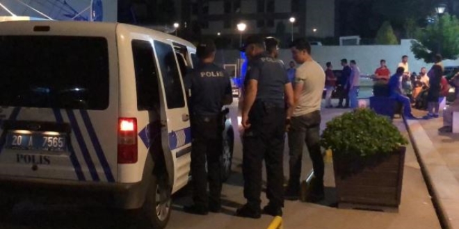 Kaymakamın iki oğlu bıçaklı kavgada yaralandı