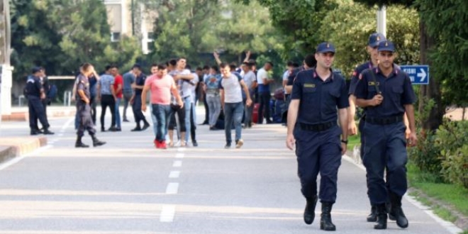 Sakarya'da görevli 58 asker erken terhis oldu