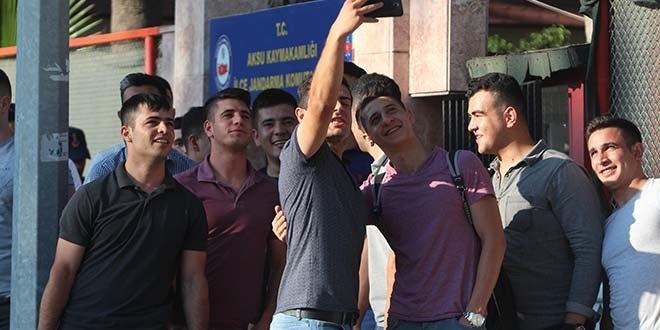 Askerler erken terhis sevinci yaşadı