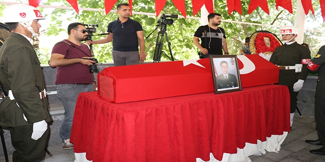 Kalbine yenik düşen uzman çavuş son yolculuğuna uğurlandı