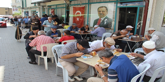 Yazıcıoğlu'nun sevenleri 10 yıldır bunu yapıyor