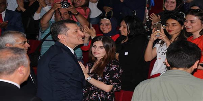 Bakan Selçuk, Niğde'de öğretmenlerle buluştu