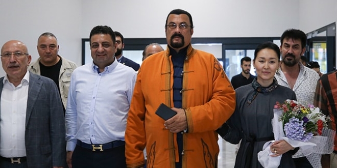 Dünyaca ünlü aktör Steven Seagal, Türkiye'ye geldi