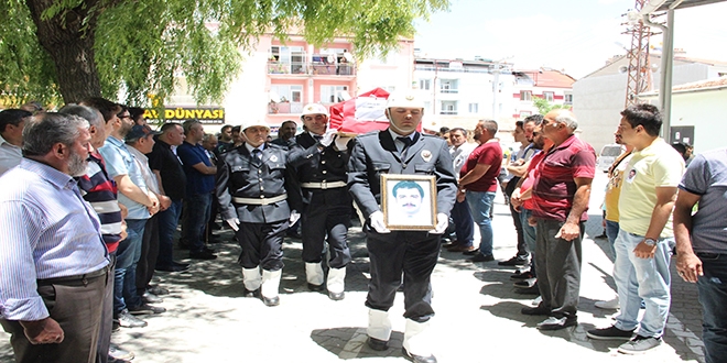 Kansere yenik düşen polis memuru son yolculuğuna uğurlandı