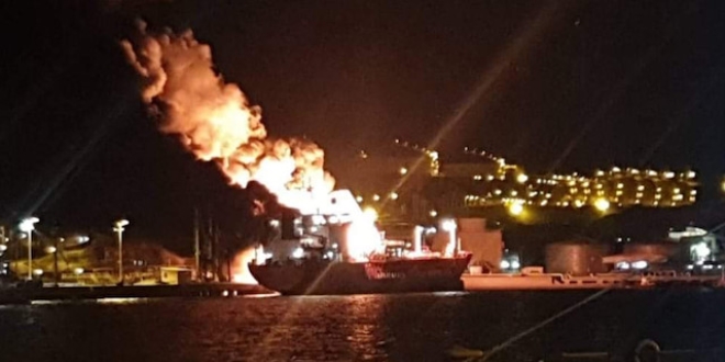 Aliaa'da gemi yangn: Bir l 16 yaral