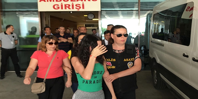 Sarar çiftinin evini soyan şüpheliler iade edildi