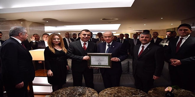 Bahçeli'nin liderliği kitap oldu