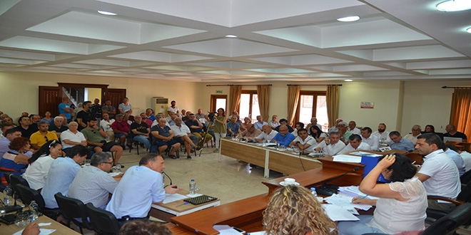 Kuşadası'nda plastik sandalye ve masa kullanımı yasaklandı
