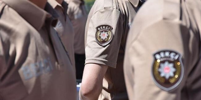 Polis, bekçiler tarafından darp edildi