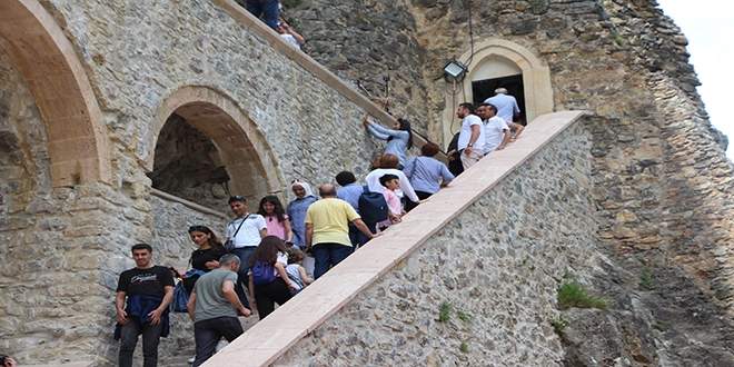 Restorasyonu tamamlanan Sümela Manastır'ına ziyaretçi akını