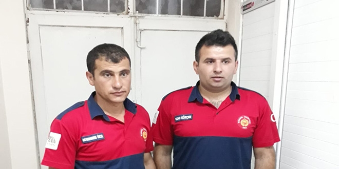 Anız yangınını söndürmek isteyen itfaiyeciler darp edildi