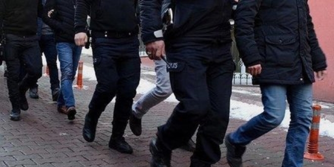 Balıkesir'de FETÖ/PDY operasyonları: 3 gözaltı
