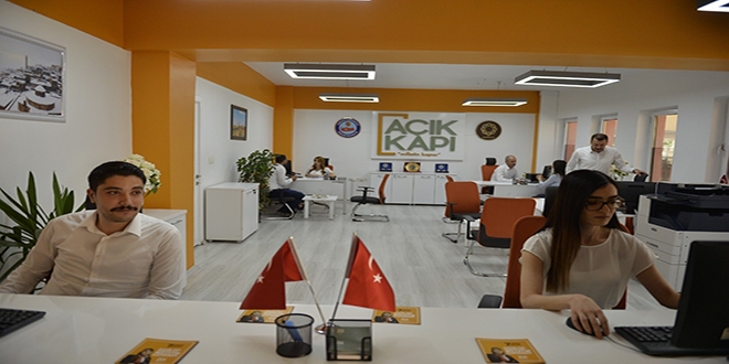 Bu kapı millete açık