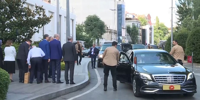 Erdoğan, AK Parti ilçe belediye başkanlarıyla buluştu