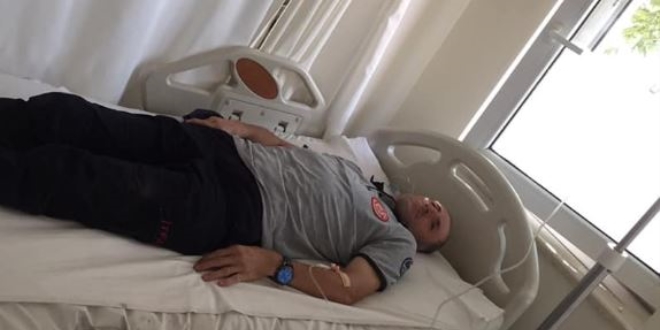 Yangını söndürmek isteyen itfaiye ekiplerini arı soktu
