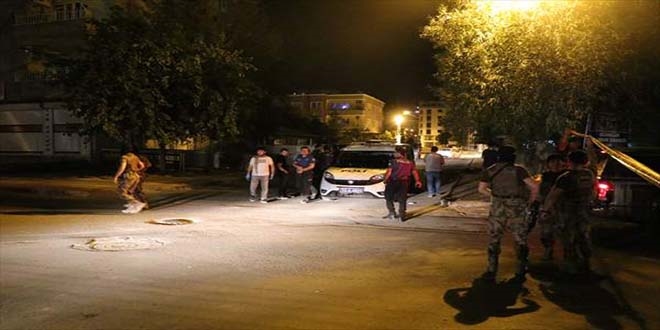 Kimlik kontrolü yapan bekçiye silahlı saldırı